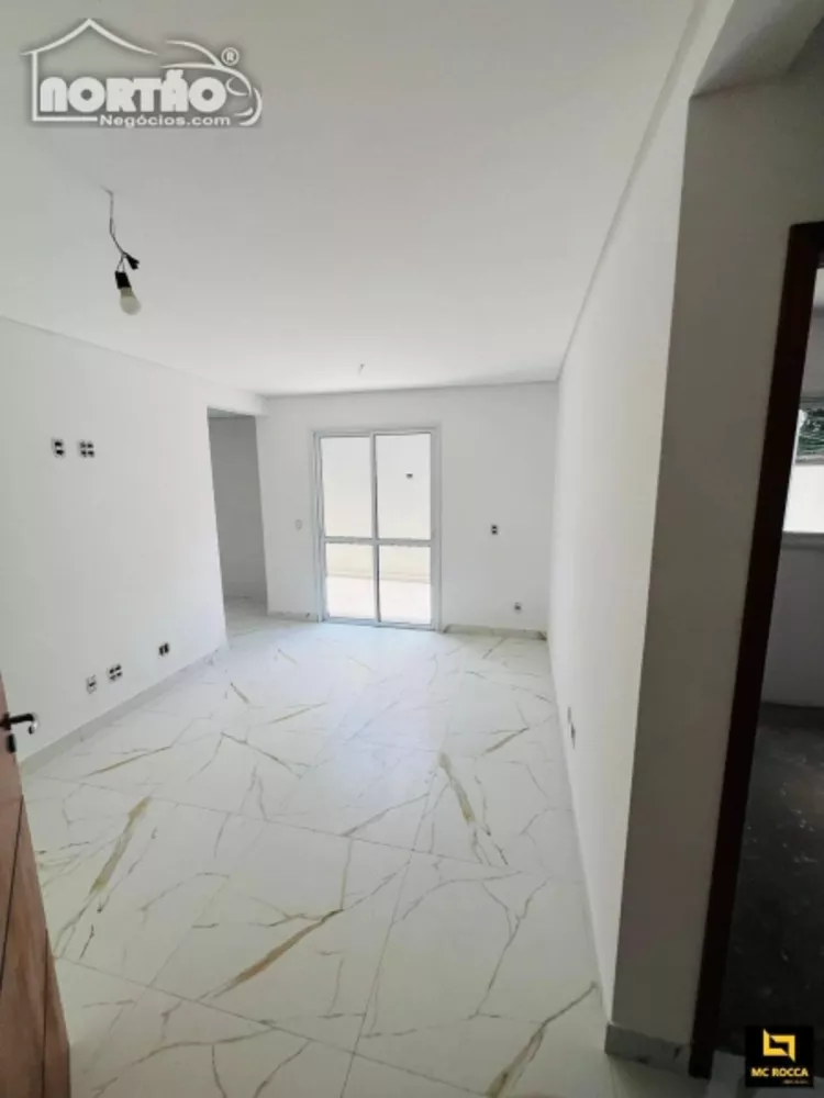 Casa à venda com 2 quartos, 44m² - Foto 2