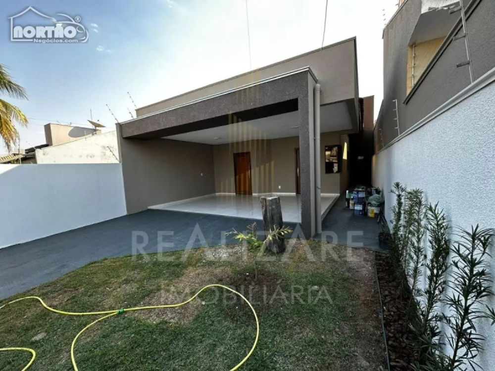 Casa à venda com 3 quartos, 111m² - Foto 3