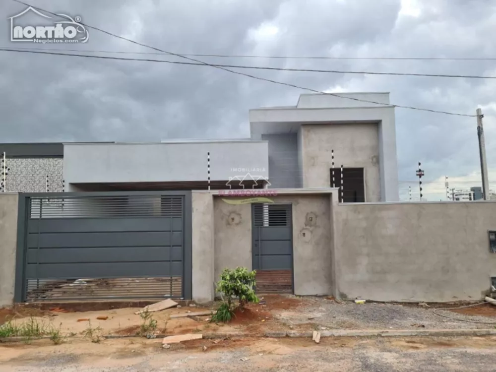 Casa à venda com 4 quartos, 151m² - Foto 2