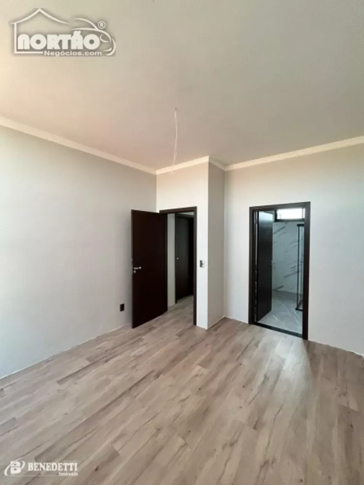 Casa à venda com 3 quartos, 229m² - Foto 7