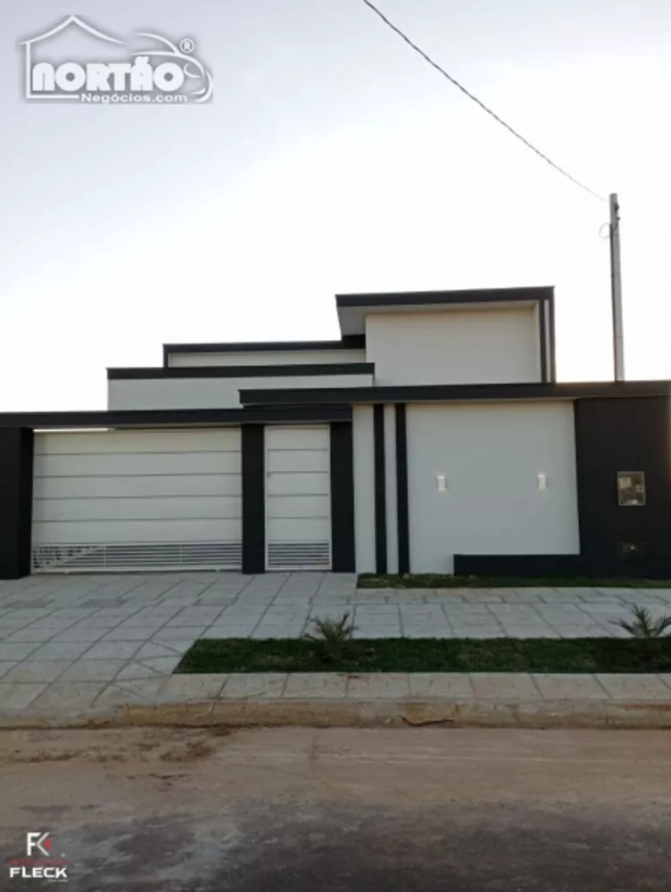 Casa à venda com 4 quartos, 132m² - Foto 1