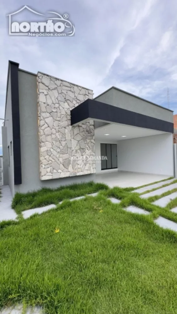 Casa à venda com 4 quartos, 149m² - Foto 1