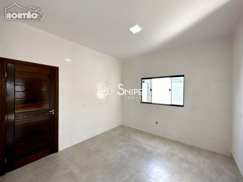 Casa à venda com 3 quartos, 109m² - Foto 3