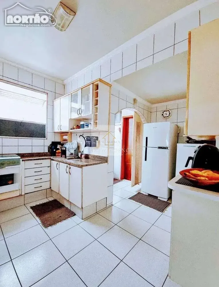 Casa, 3 quartos, 220 m² - Foto 8