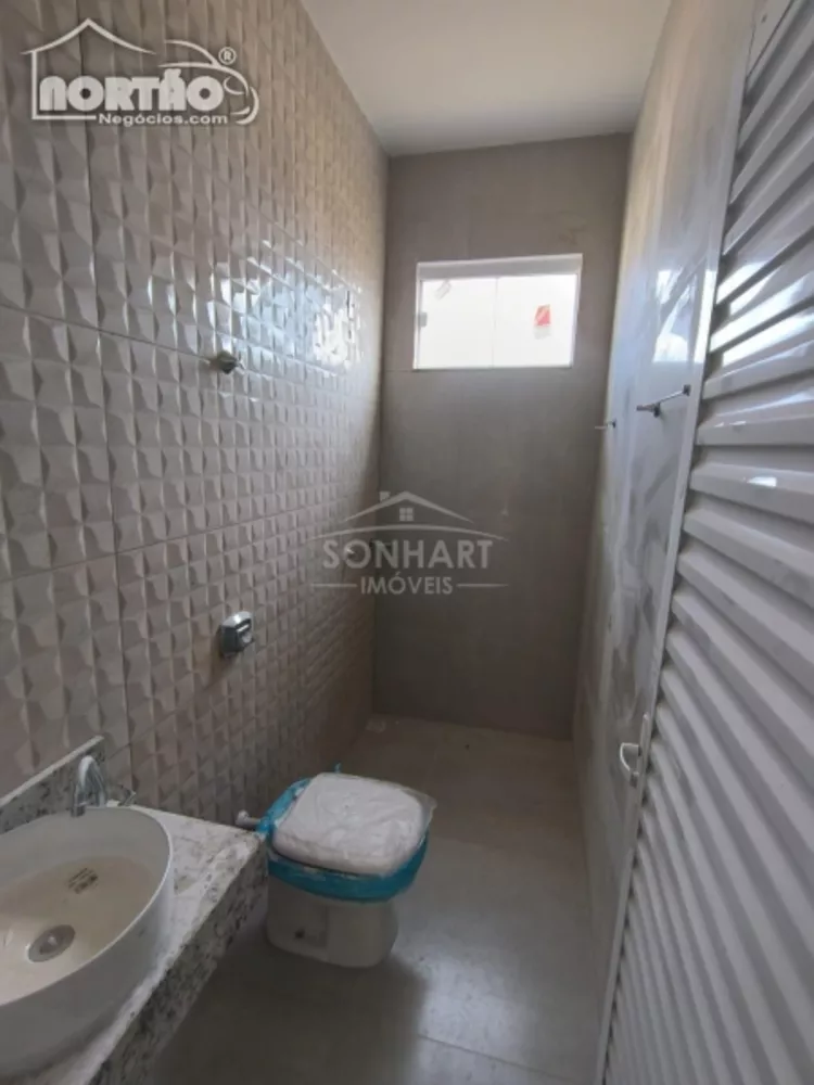 Casa à venda com 2 quartos, 70m² - Foto 4