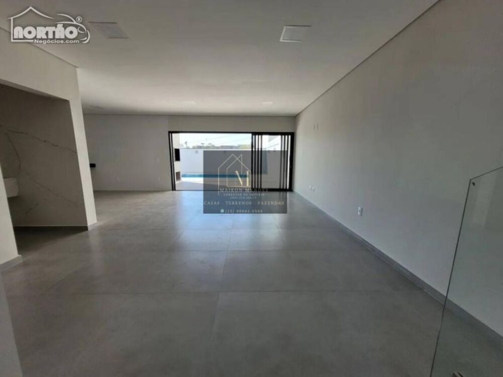 Casa à venda com 3 quartos, 218m² - Foto 4