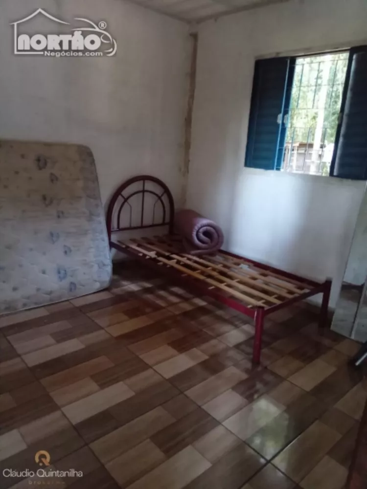 Casa à venda com 1 quarto, 1m² - Foto 1