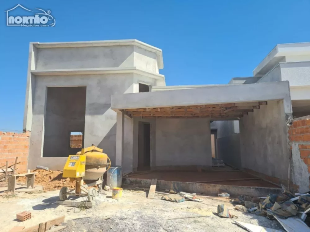 Casa à venda com 5 quartos, 185m² - Foto 1