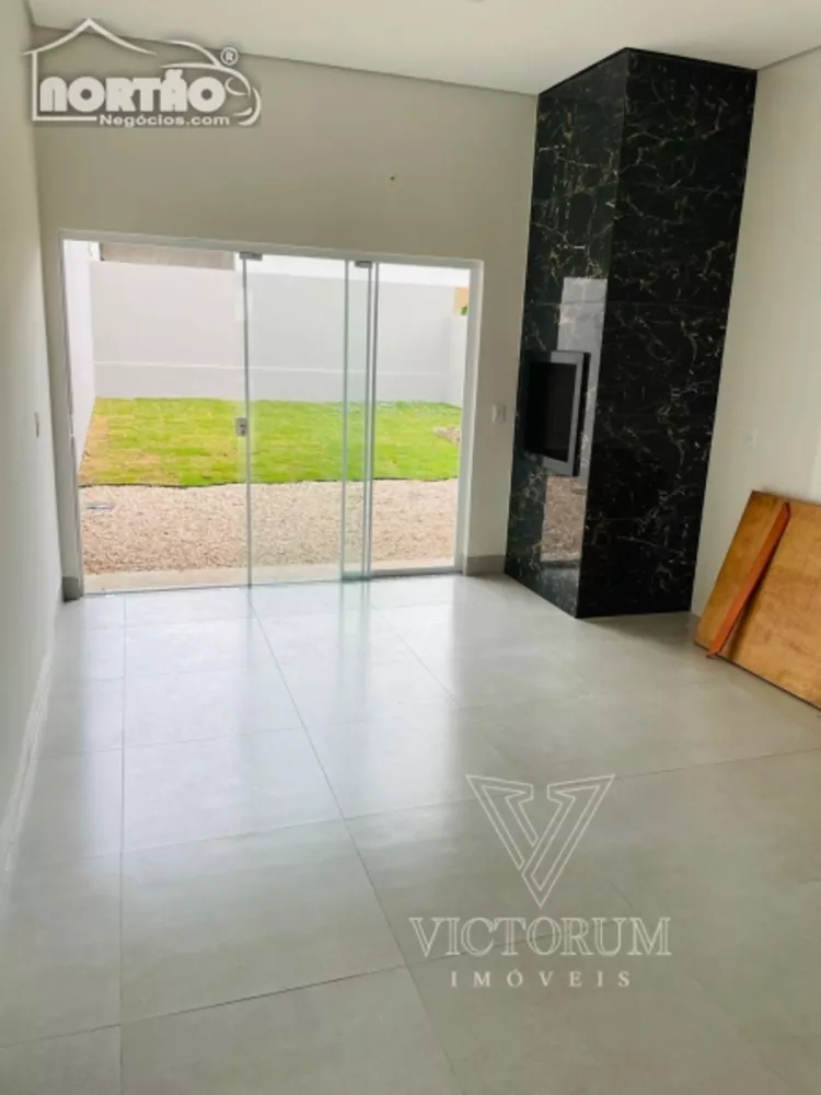 Casa à venda com 3 quartos, 229m² - Foto 4