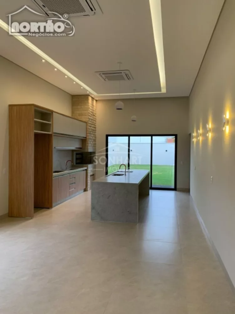 Casa à venda com 2 quartos, 157m² - Foto 7