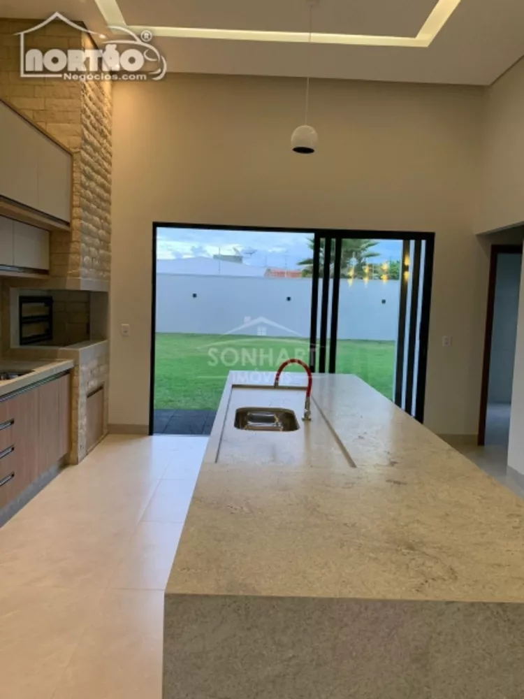 Casa à venda com 2 quartos, 157m² - Foto 8