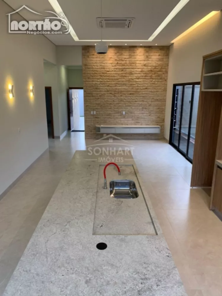 Casa à venda com 2 quartos, 157m² - Foto 3