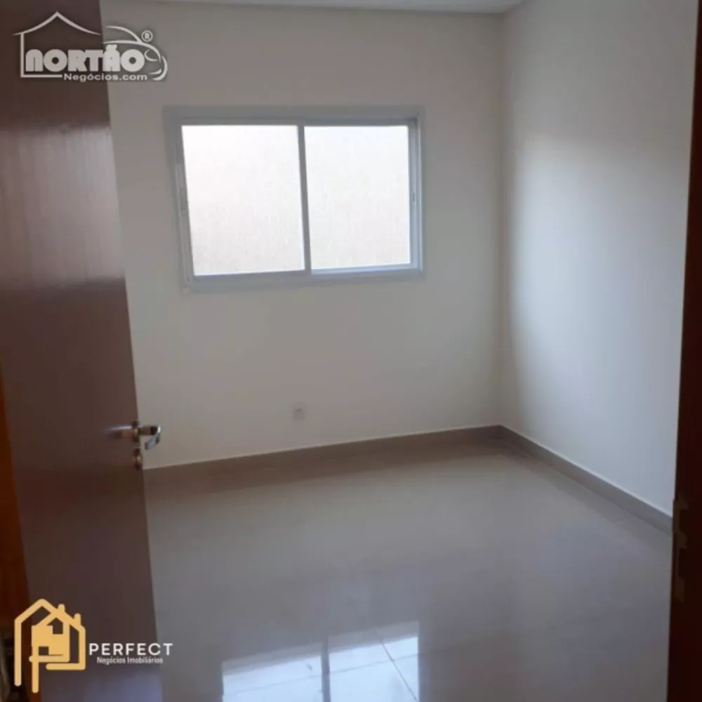 Casa à venda com 4 quartos, 206m² - Foto 4