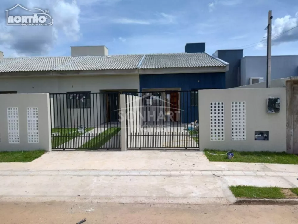 Casa à venda com 3 quartos, 62m² - Foto 2