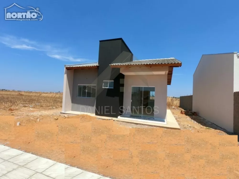 Casa à venda com 3 quartos, 60m² - Foto 3