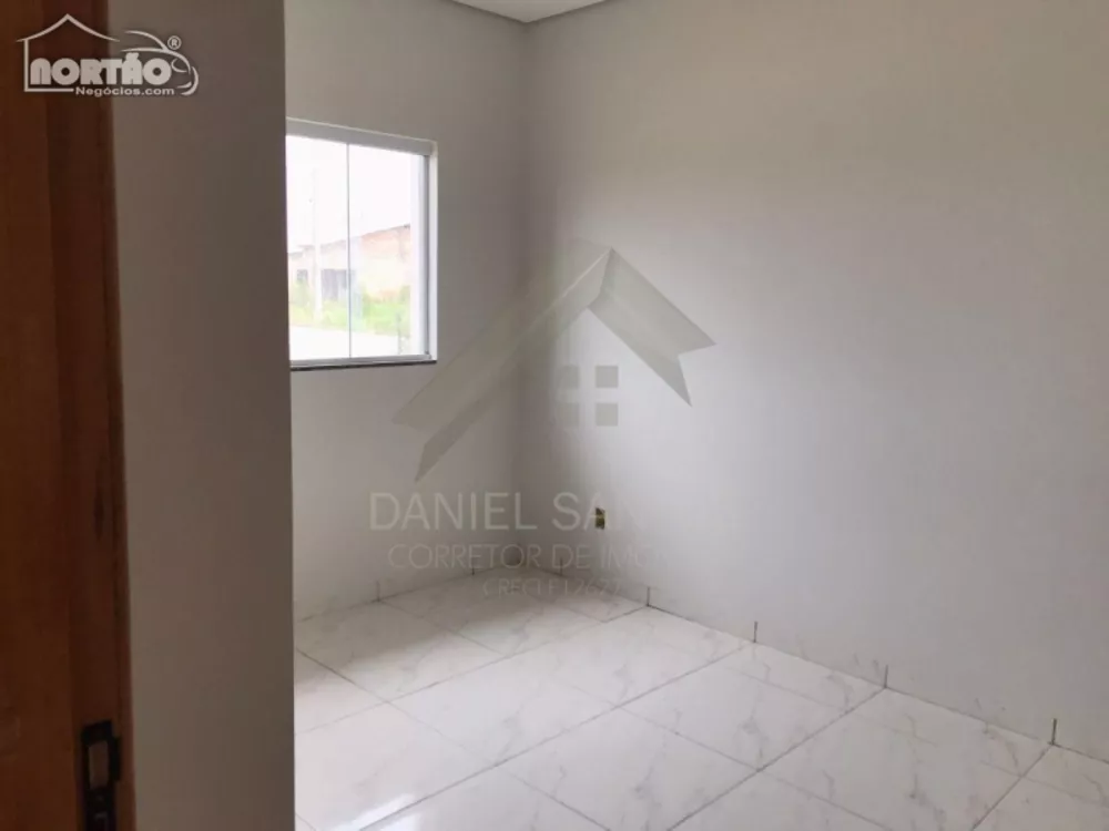 Casa à venda com 3 quartos, 60m² - Foto 4