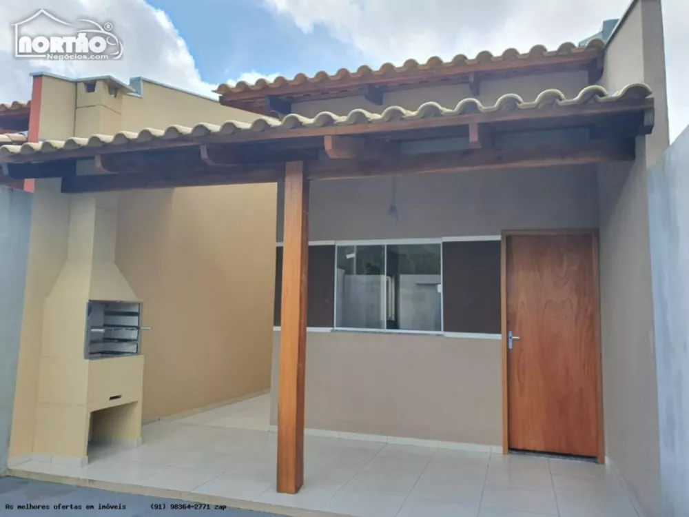 Casa à venda com 3 quartos, 200m² - Foto 1