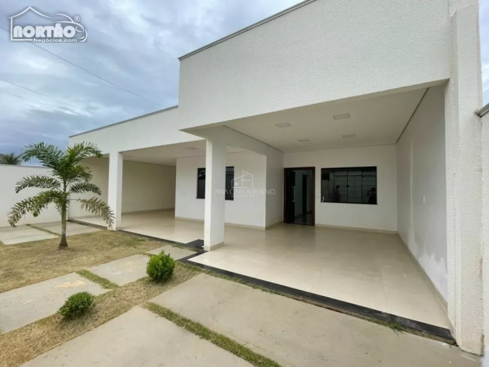 Casa à venda com 2 quartos, 220m² - Foto 2