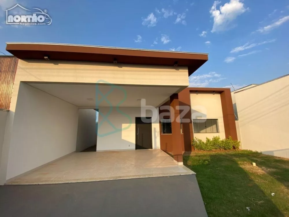 Casa à venda com 4 quartos, 107m² - Foto 2