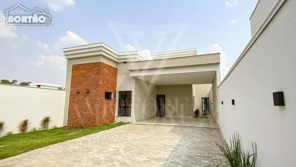 Casa à venda com 4 quartos, 180m² - Foto 1