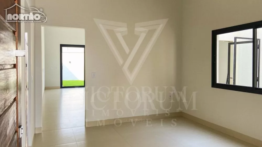 Casa à venda com 4 quartos, 180m² - Foto 4