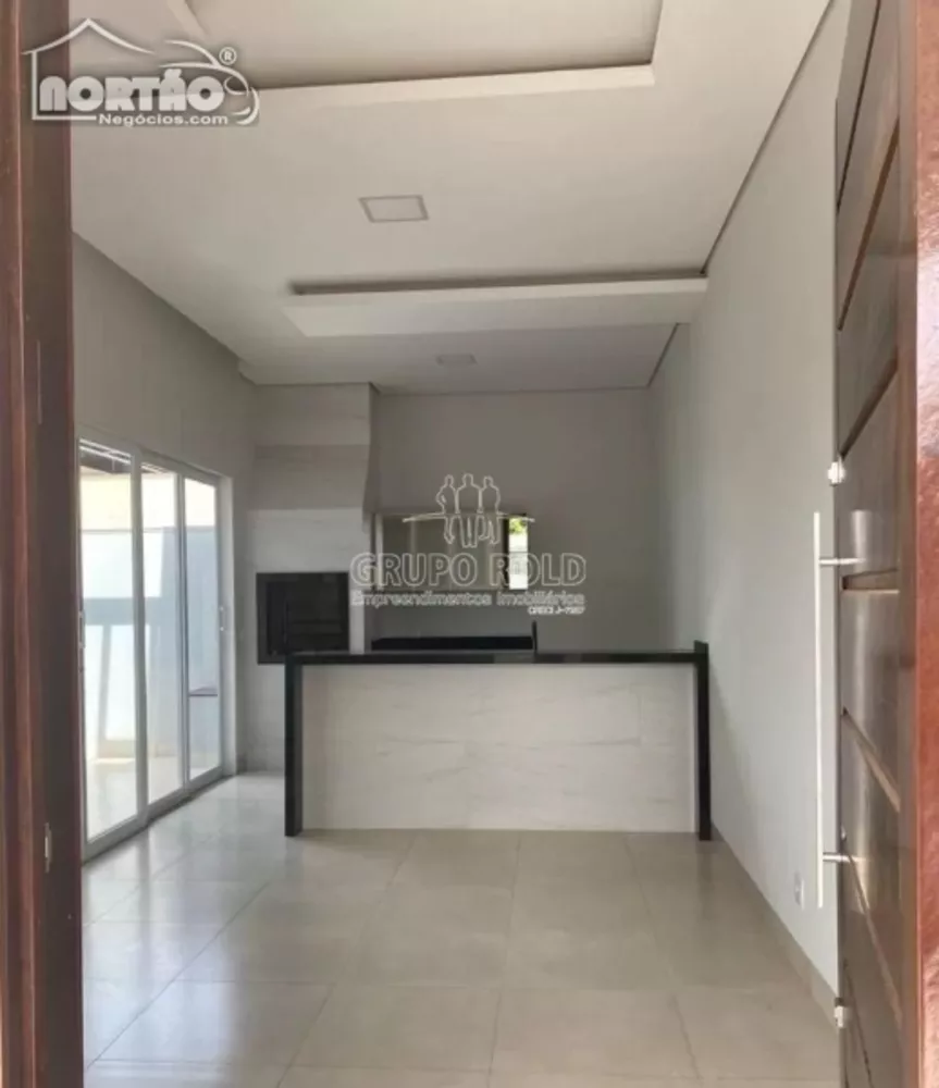 Casa à venda com 3 quartos, 120m² - Foto 2