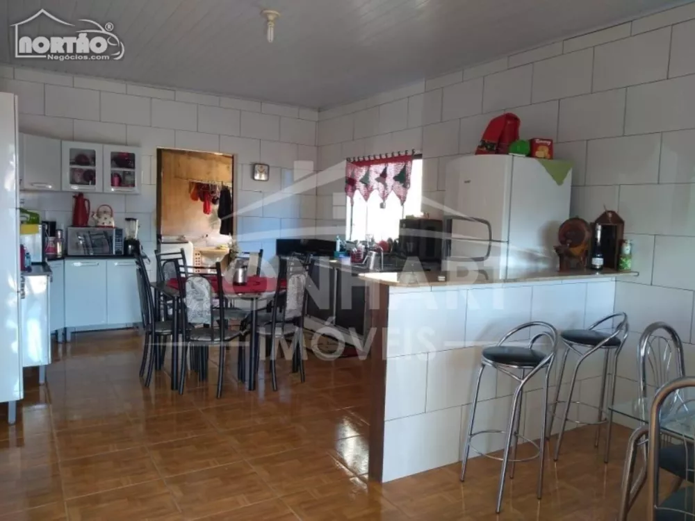 Casa à venda com 4 quartos, 180m² - Foto 4