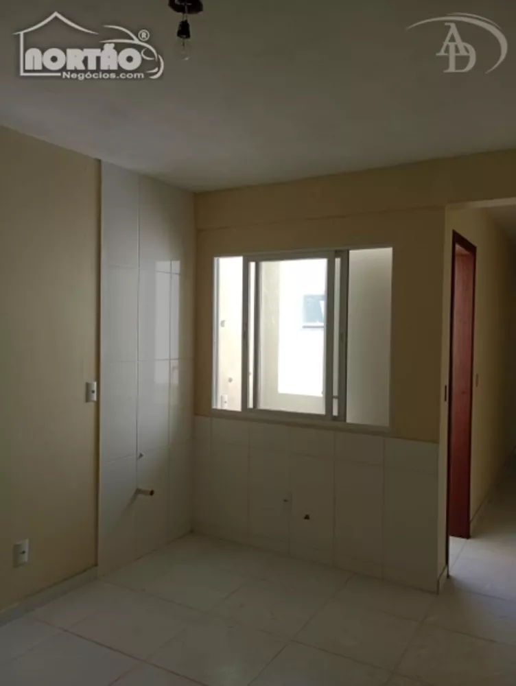 Casa à venda com 2 quartos, 56m² - Foto 9