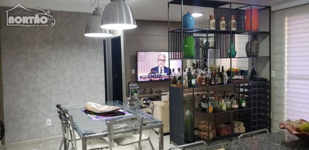 Casa à venda com 2 quartos, 83m² - Foto 1