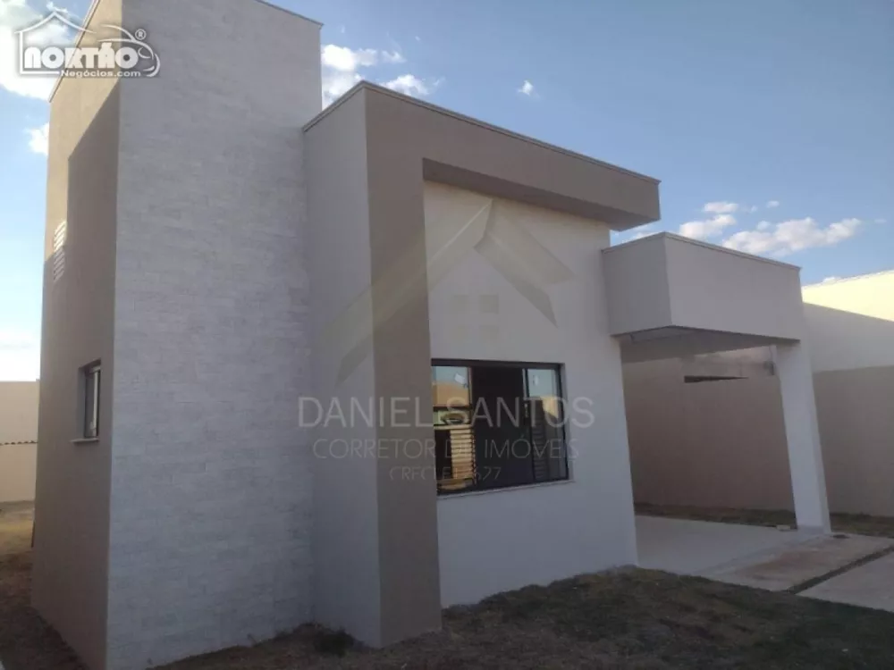 Casa à venda com 3 quartos, 93m² - Foto 1