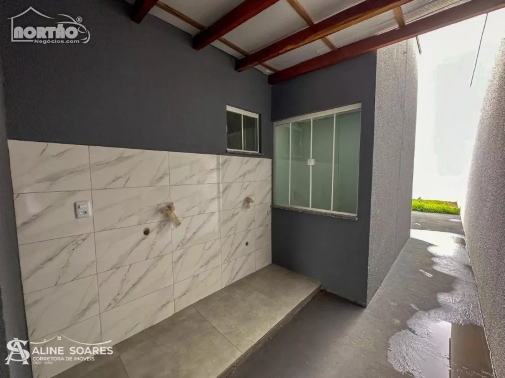 Casa à venda com 2 quartos, 50m² - Foto 4