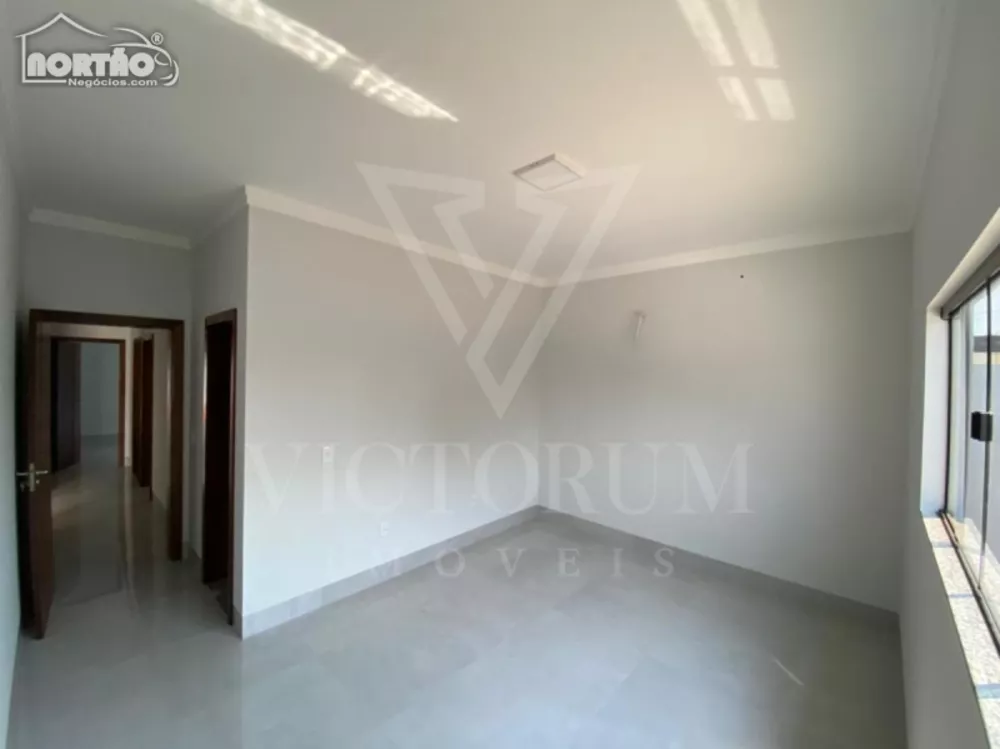 Casa à venda com 3 quartos, 183m² - Foto 4