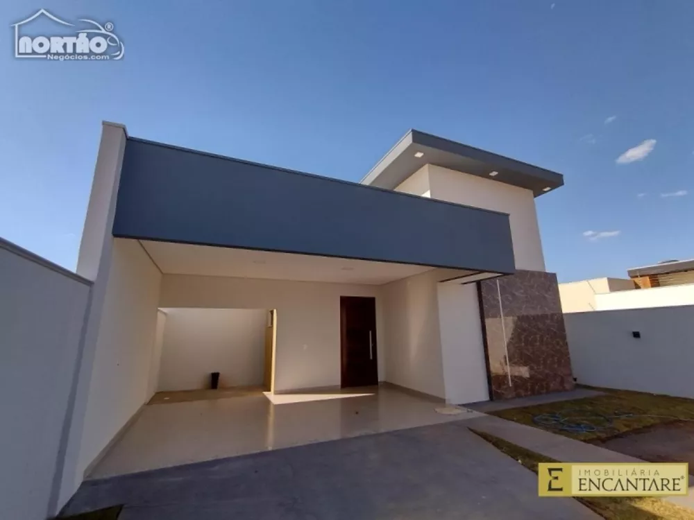 Casa à venda com 3 quartos, 142m² - Foto 1