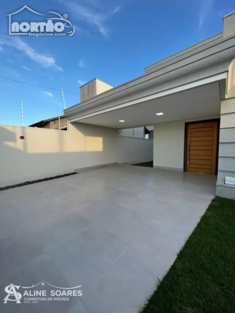 Casa à venda com 4 quartos, 120m² - Foto 2