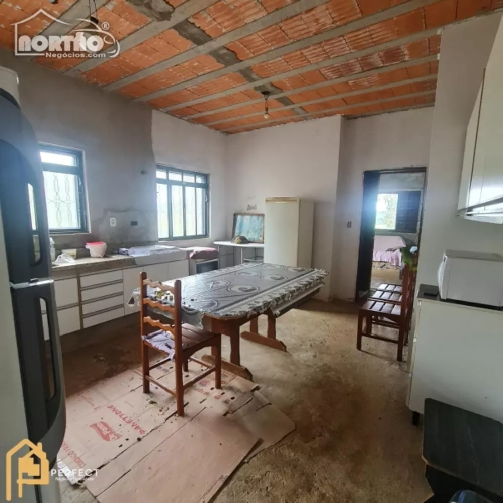 Casa à venda com 3 quartos, 1200m² - Foto 3