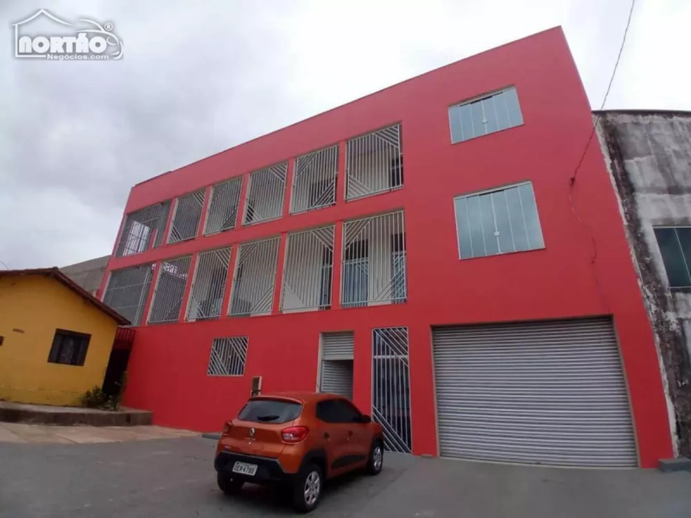 Casa à venda com 3 quartos, 700m² - Foto 1