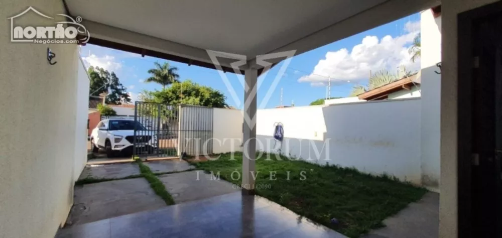 Casa à venda com 3 quartos, 188m² - Foto 1