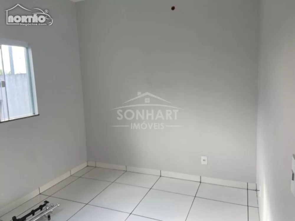 Casa à venda com 3 quartos, 50m² - Foto 2