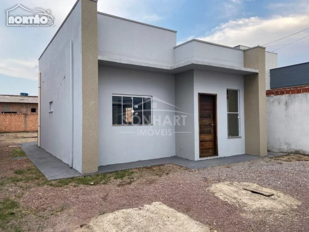 Casa à venda com 3 quartos, 50m² - Foto 1