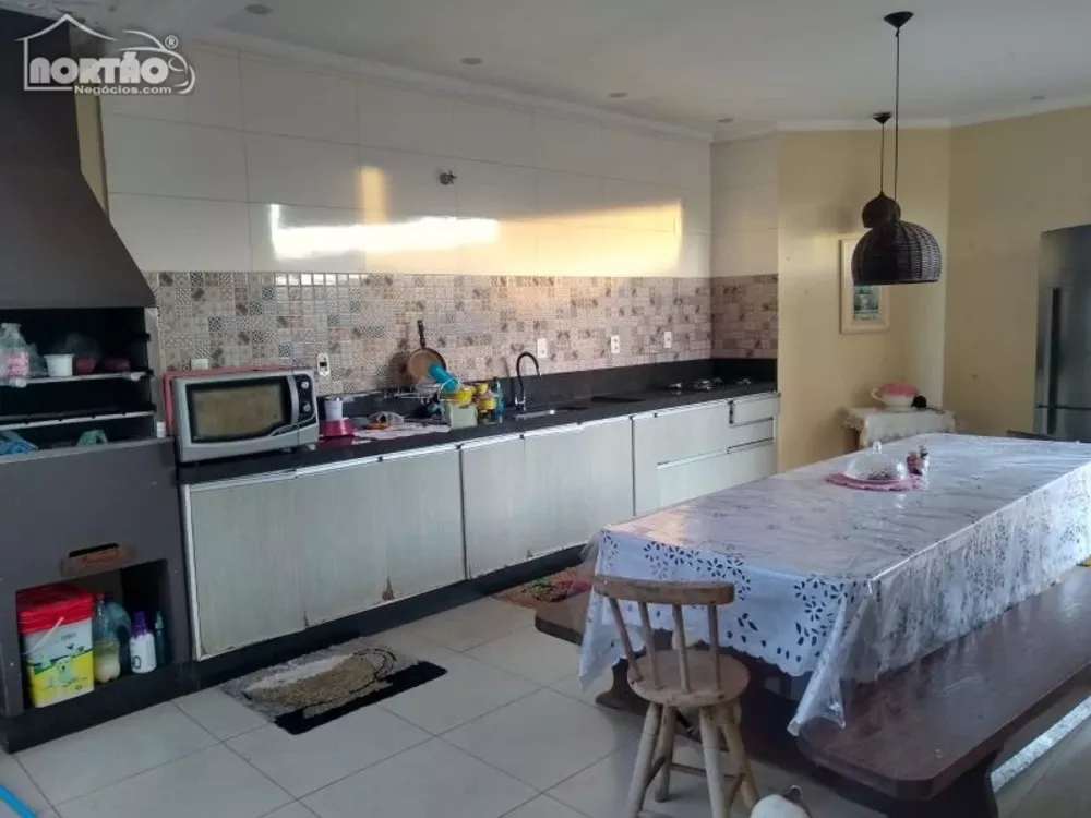 Casa à venda com 5 quartos, 190m² - Foto 5