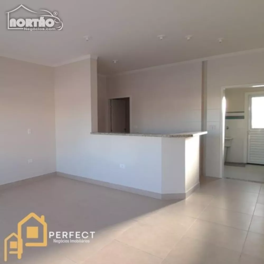 Casa à venda com 3 quartos, 72m² - Foto 2