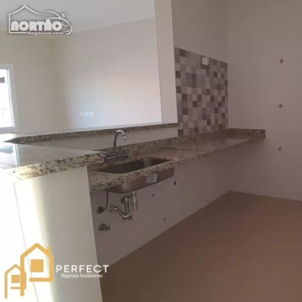 Casa à venda com 3 quartos, 72m² - Foto 3