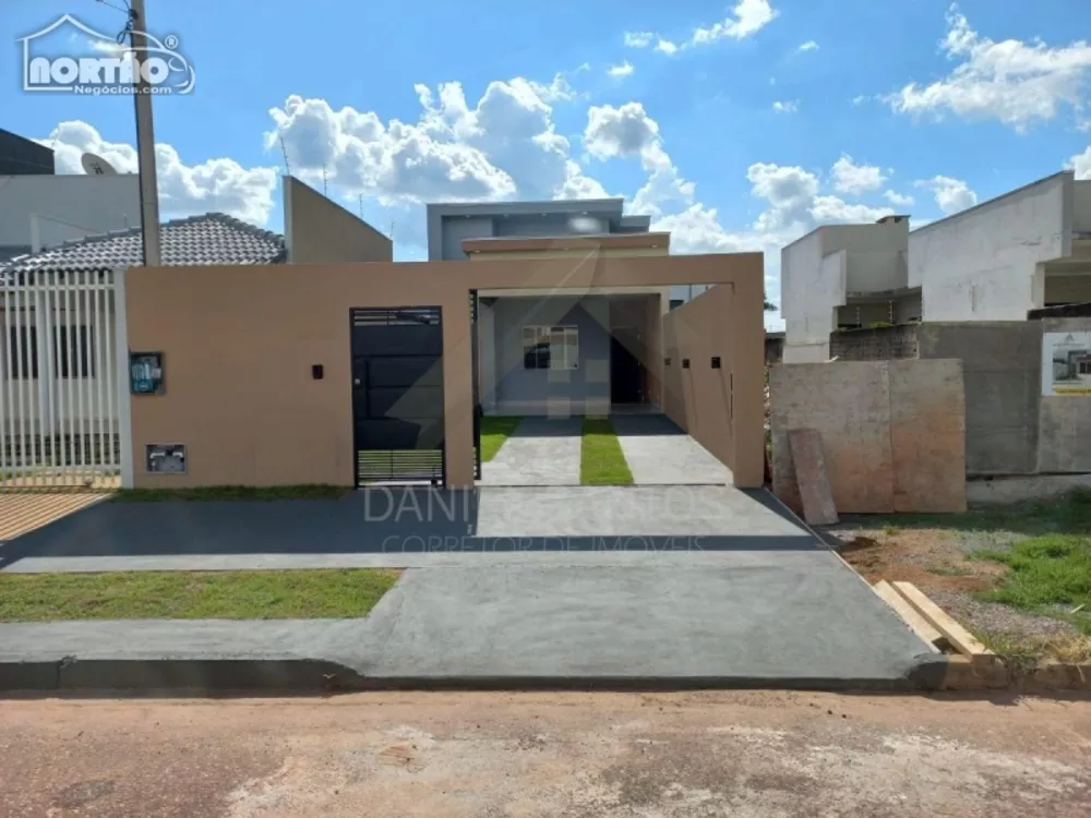 Casa à venda com 3 quartos, 104m² - Foto 1