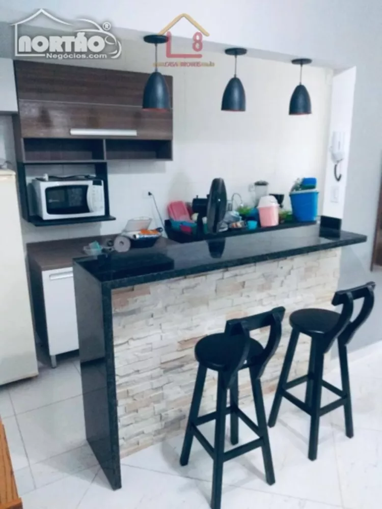 Casa à venda com 2 quartos, 74m² - Foto 2