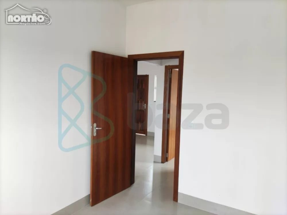 Casa à venda com 3 quartos, 52m² - Foto 2