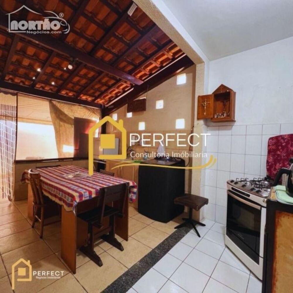 Casa à venda com 4 quartos, 150m² - Foto 4