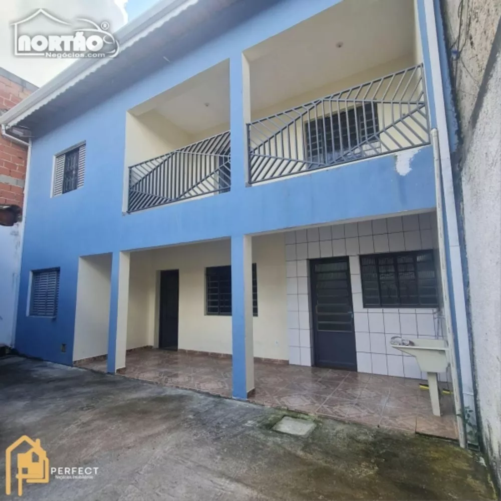 Casa à venda com 4 quartos, 140m² - Foto 1