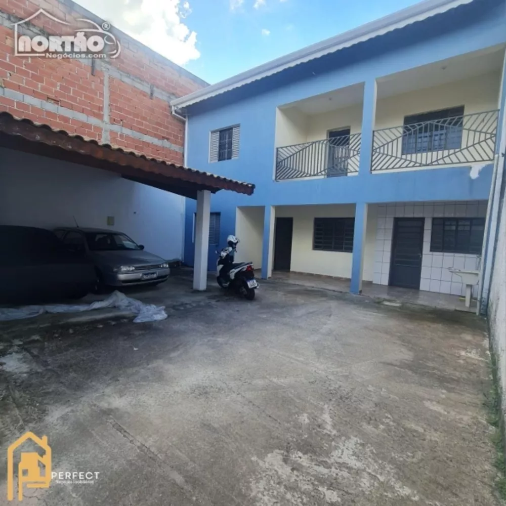 Casa à venda com 4 quartos, 140m² - Foto 2