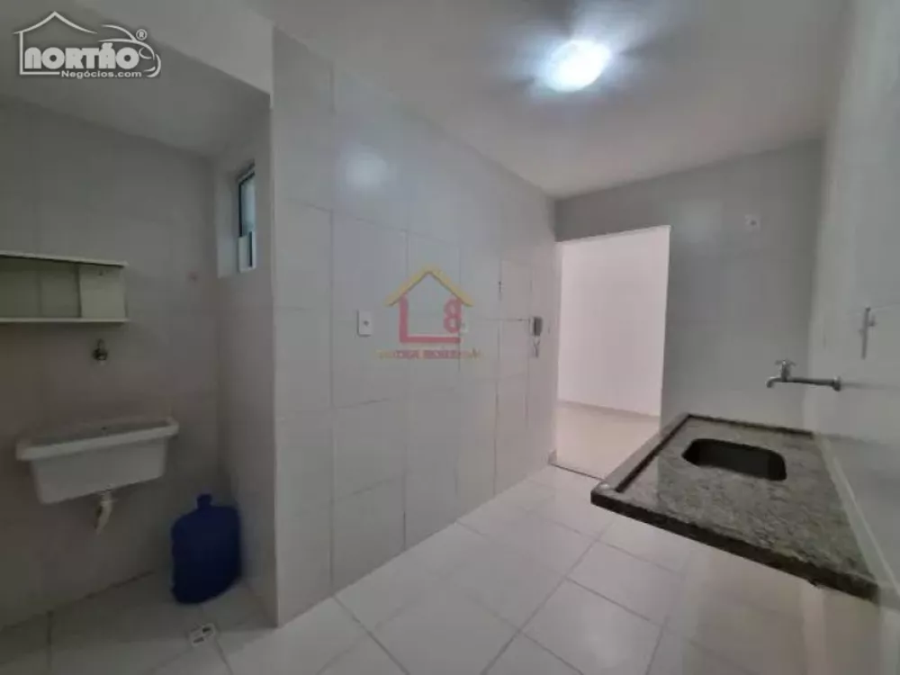 Casa à venda com 3 quartos, 60m² - Foto 8