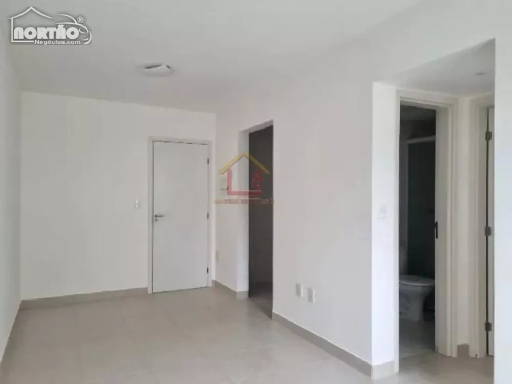 Casa à venda com 3 quartos, 60m² - Foto 7